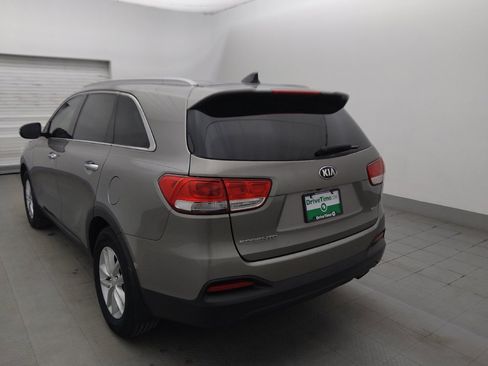 Used 2018 Kia Sorento LX image 5