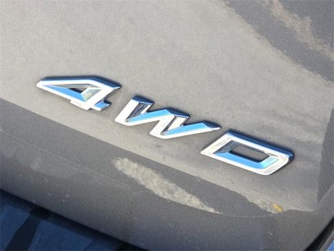 Used 2022 Ford Explorer XLT w/ Equipment Group 202A image 10