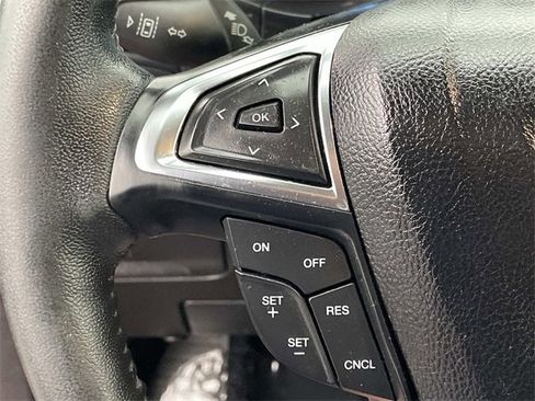 Certified 2022 Ford Edge SEL image 9