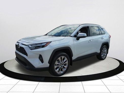 Used 2025 Toyota RAV4 XLE Premium image 7