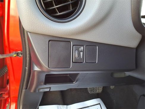 Used 2015 Toyota Yaris L image 13