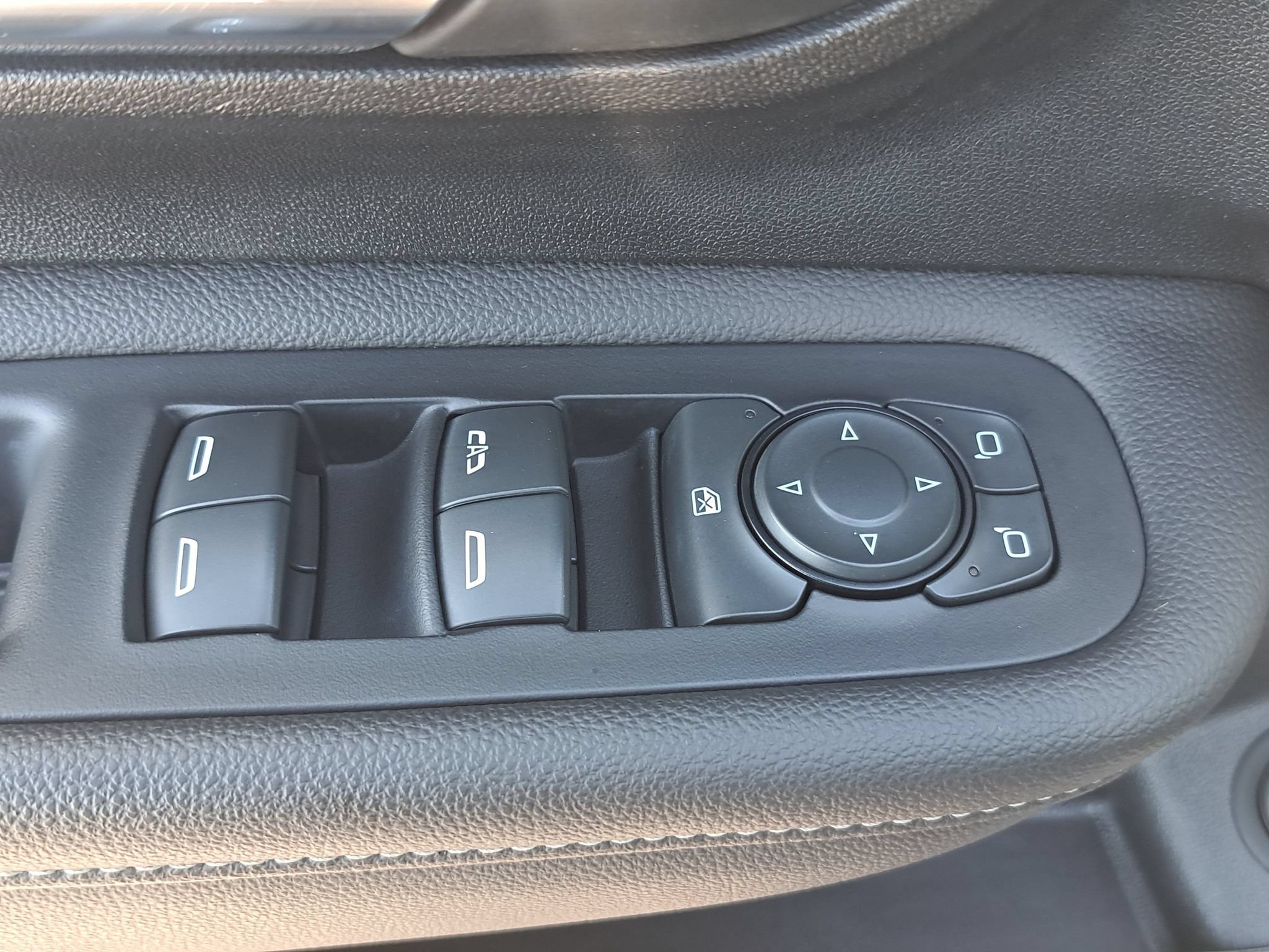 Used 2020 GMC Terrain Denali w/ Denali Premium Package AWD/4WD image 28