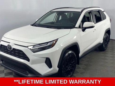 Used 2024 Toyota RAV4 XLE w/ Convenience Package FWD image 3