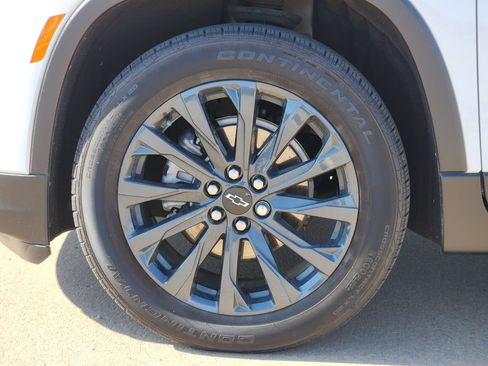 Used 2023 Chevrolet Traverse RS w/ LPO, Floor Liner Package FWD image 28