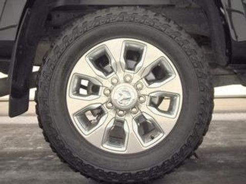 Used 2024 RAM 2500 Limited image 12