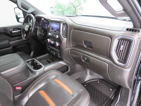 Used 2023 GMC Sierra 2500 AT4 w/ Gooseneck/5TH Wheel Package image 11