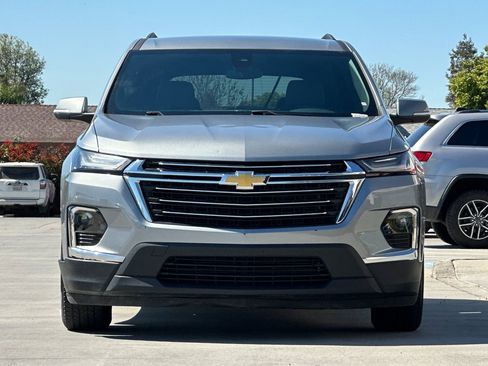Used 2023 Chevrolet Traverse LT image 9