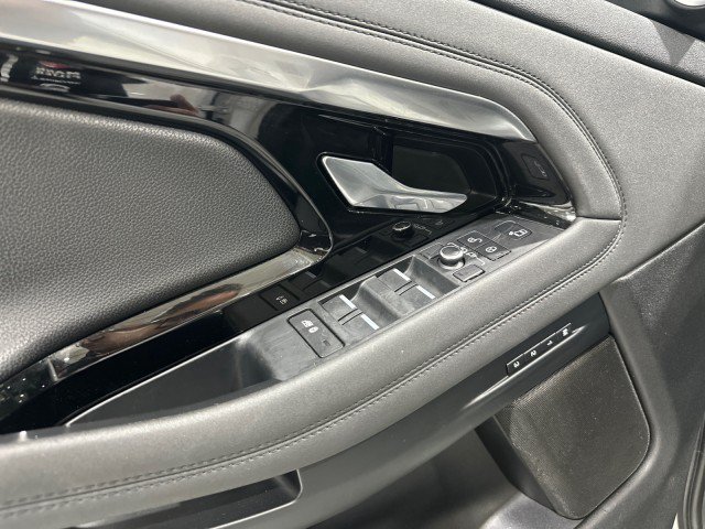 Used 2020 Land Rover Range Rover Evoque R-Dynamic SE AWD/4WD image 37