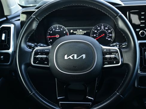 Used 2022 Kia Sorento SX image 19