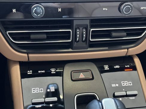 Certified 2023 Porsche Macan S image 25