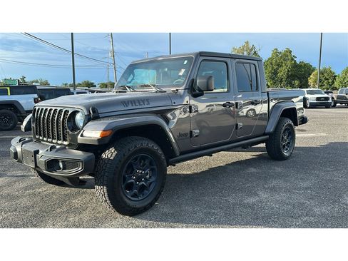 Used 2023 Jeep Gladiator Sport AWD/4WD image 2
