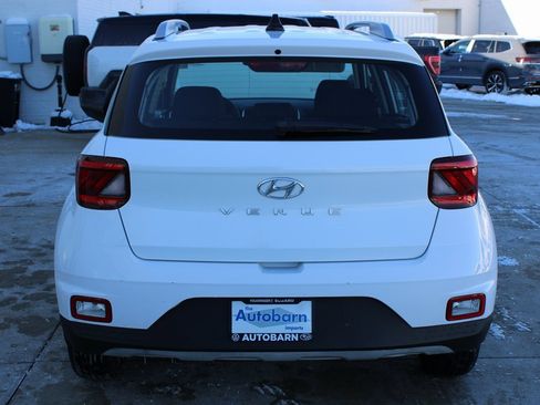 Used 2020 Hyundai Venue SEL image 5