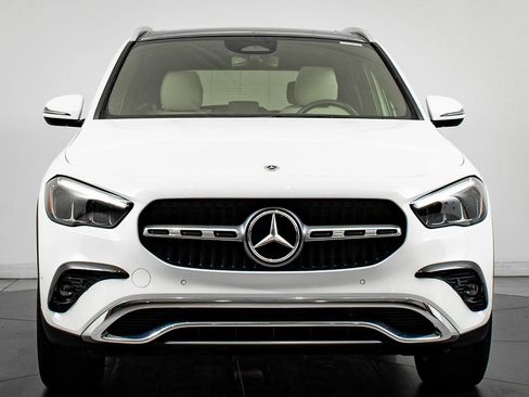 Certified 2025 Mercedes-Benz GLA 250 4MATIC image 2