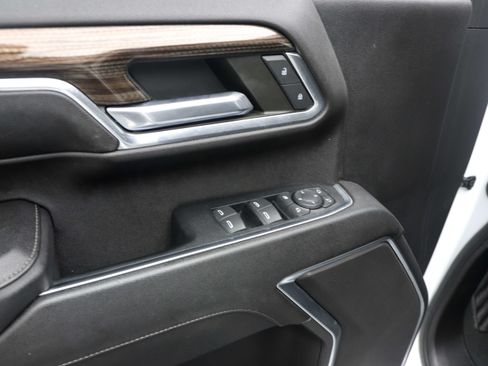Used 2024 Chevrolet Silverado 2500 LT AWD/4WD image 18