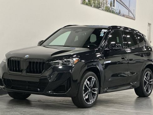 Used 2023 BMW X1 xDrive28i w/ M Sport Package AWD/4WD image 8