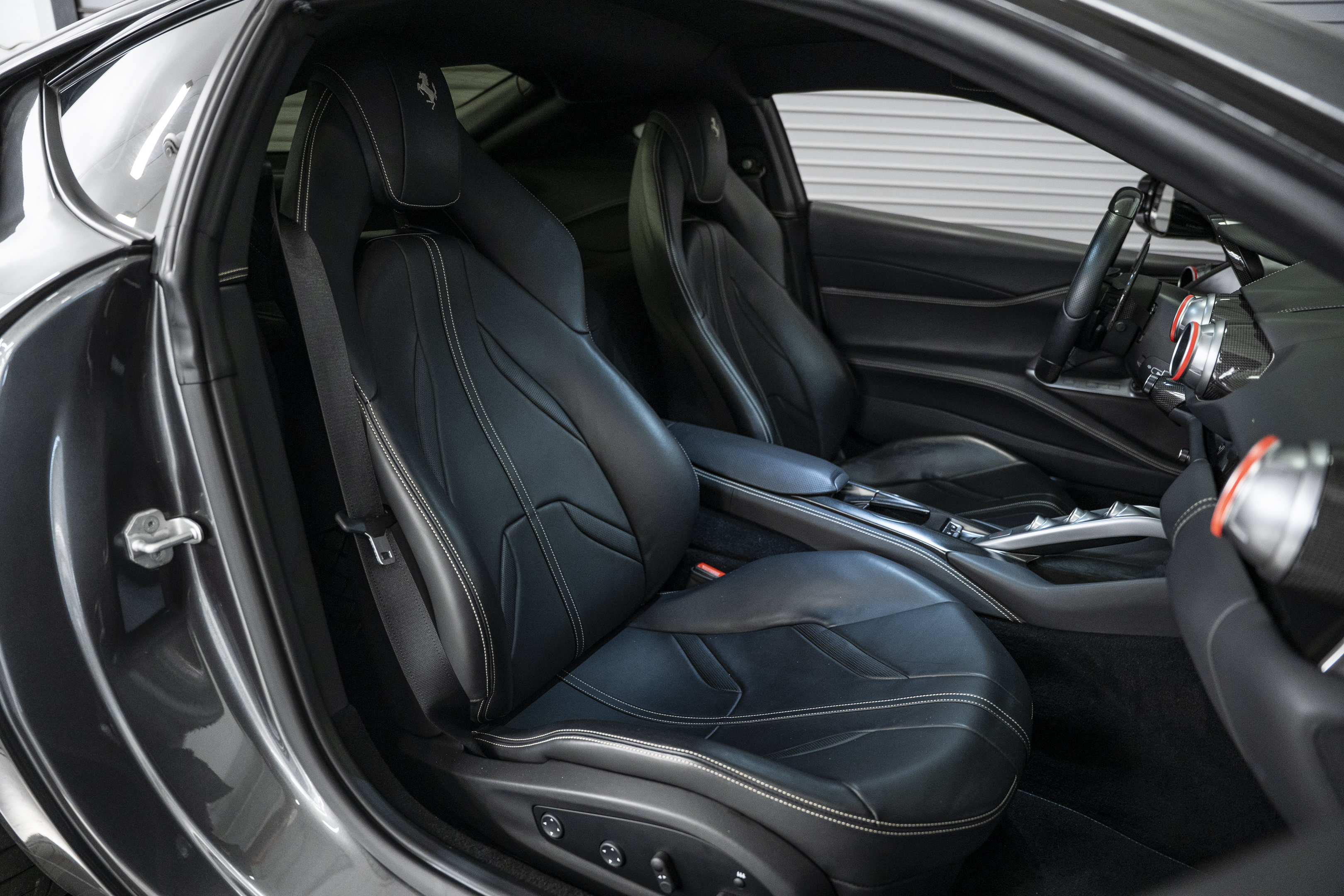 Used 2019 Ferrari 812 Superfast RWD image 23