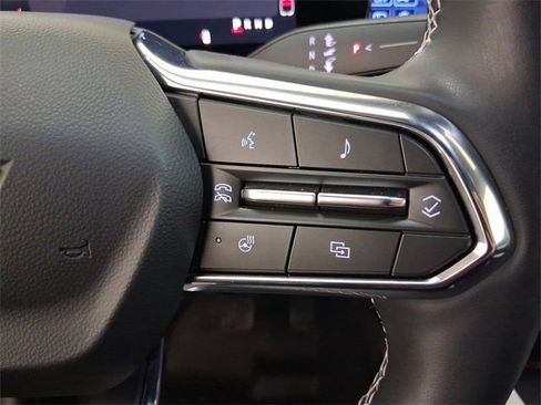 Used 2025 Chevrolet Equinox EV LT w/ Convenience Package image 24