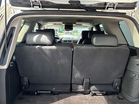 Used 2010 Chevrolet Tahoe LTZ image 12