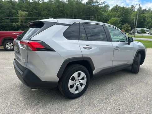 Used 2024 Toyota RAV4 LE AWD/4WD image 5