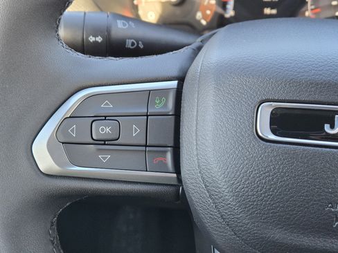 New 2026 Jeep Compass Latitude image 17