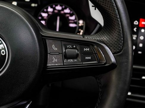 Used 2023 Alfa Romeo Giulia Veloce image 26