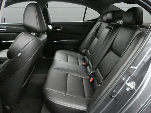 Used 2020 Acura TLX image 10