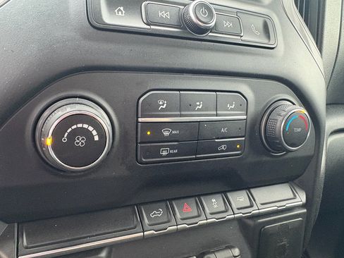 Used 2020 Chevrolet Silverado 1500 Custom w/ Custom Value Package image 21