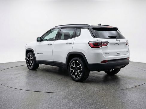 Used 2025 Jeep Compass Trailhawk w/ Trailer Tow Group image 6