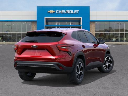 New 2026 Chevrolet Trax RS w/ Sunroof Package FWD image 4