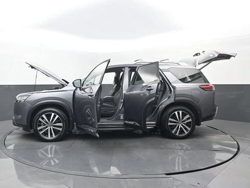 Used 2025 Nissan Pathfinder Platinum w/ Cargo Package FWD image 34