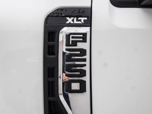 Used 2025 Ford F250 XLT AWD/4WD image 6