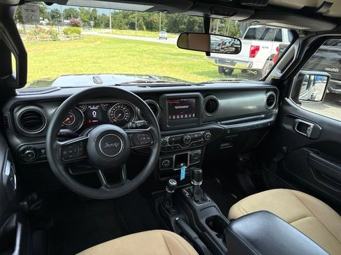 Used 2022 Jeep Wrangler Unlimited Sport AWD/4WD image 9