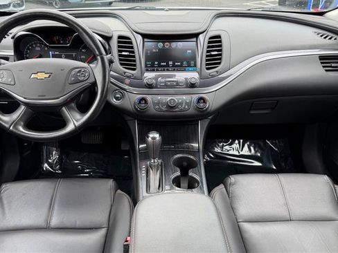 Used 2018 Chevrolet Impala LT w/ LT Leather Package FWD image 17