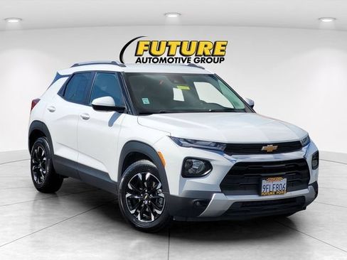 Used 2023 Chevrolet TrailBlazer LT FWD image 1