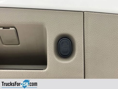 Used 2015 Chevrolet Tahoe LT image 18