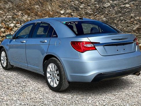 Used 2014 Chrysler 200 Touring image 9