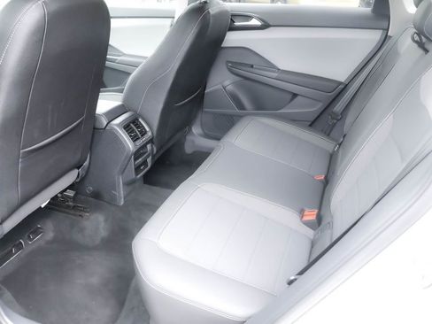 Certified 2023 Volkswagen Taos SE AWD/4WD image 26