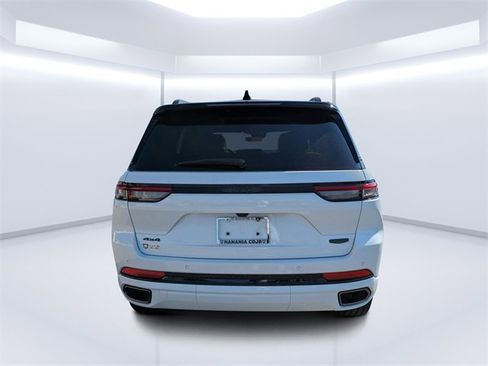 New 2025 Jeep Grand Cherokee Summit image 4