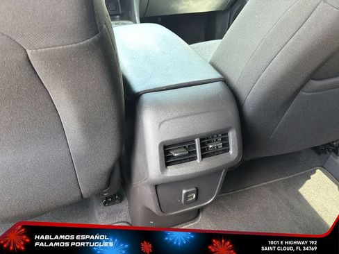 Used 2024 Chevrolet Equinox LT FWD image 25
