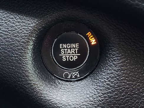 Used 2020 Jeep Cherokee Latitude Plus FWD image 22