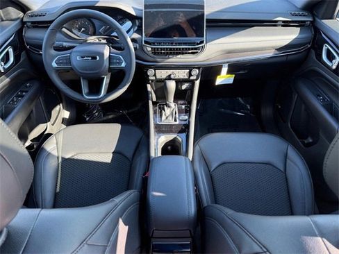 New 2025 Jeep Compass Latitude w/ Sun & Sound Group image 14