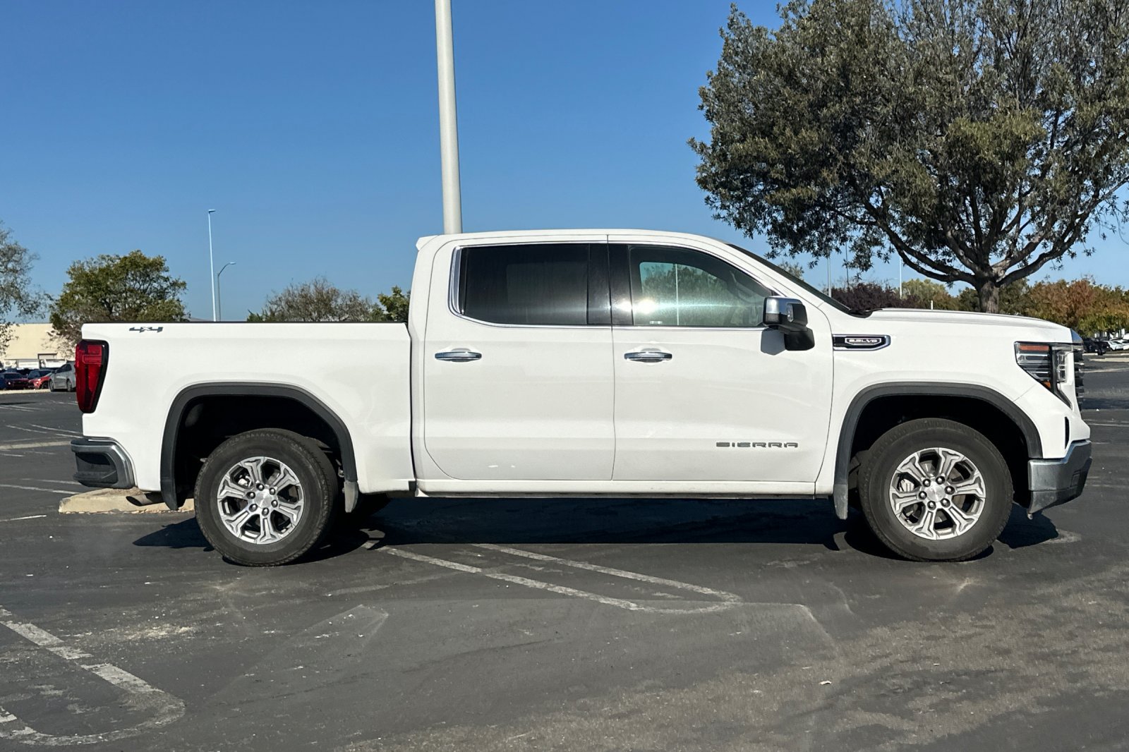 Used 2025 GMC Sierra 1500 SLT AWD/4WD image 3