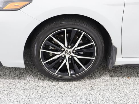 Used 2023 Toyota Camry SE image 11