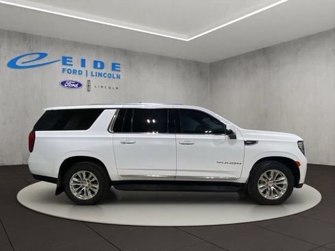 Used 2021 GMC Yukon XL SLT w/ Rear Media and Nav Package AWD/4WD image 7