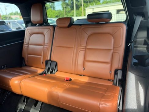Used 2021 Lincoln Navigator Reserve w/ Luxury Package AWD/4WD image 29