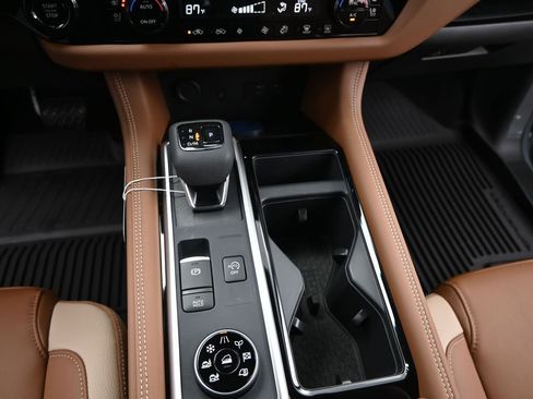 New 2026 Nissan Pathfinder Platinum image 19