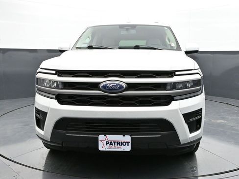 Used 2024 Ford Expedition Max XLT image 6