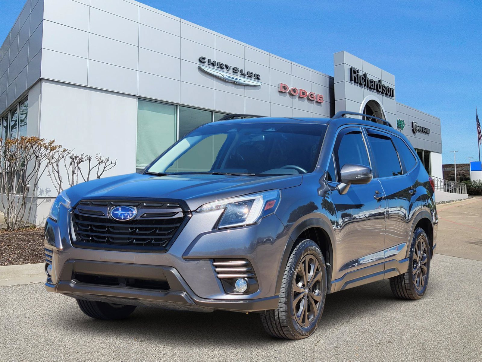 Used 2023 Subaru Forester Limited AWD/4WD image 2