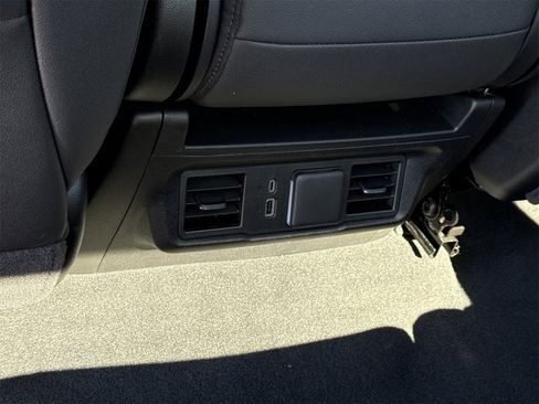 Used 2025 GMC Sierra 1500 SLT image 11