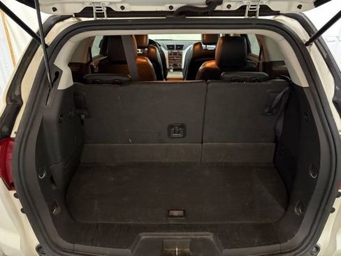 Used 2012 Chevrolet Traverse LT FWD image 12